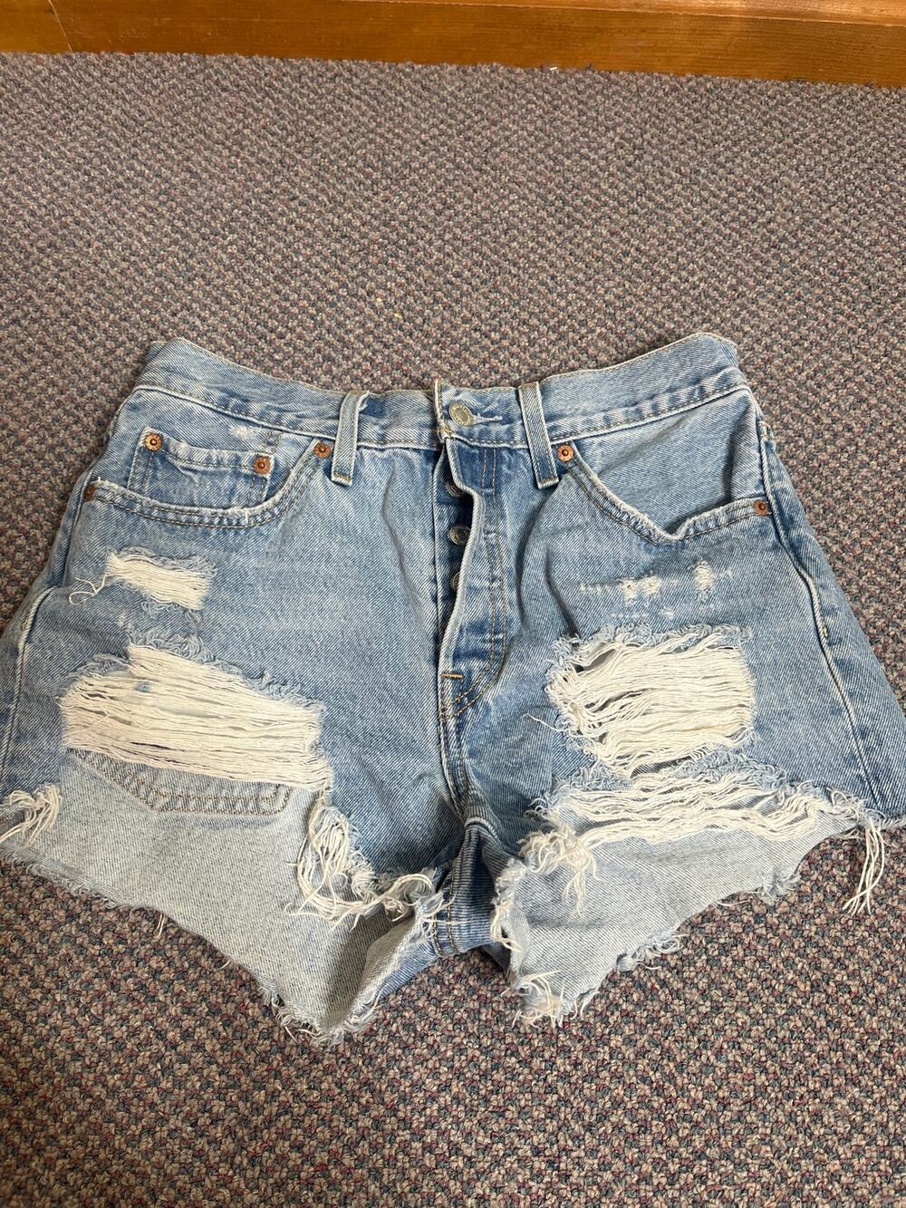 Levi's 501 Button Fly Shorts Size 28
